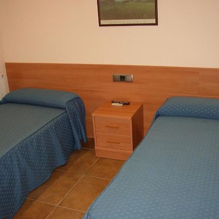 Hotel Pensio Sant Antoni Palau d'Anglesola Zimmer foto